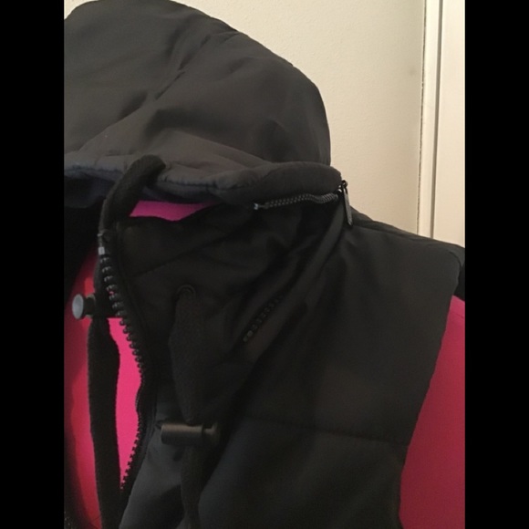 ๐ EUC Puffer Vest Removable Hood DG LUX! Excellent Like NEW!! - Picture 4 of 4